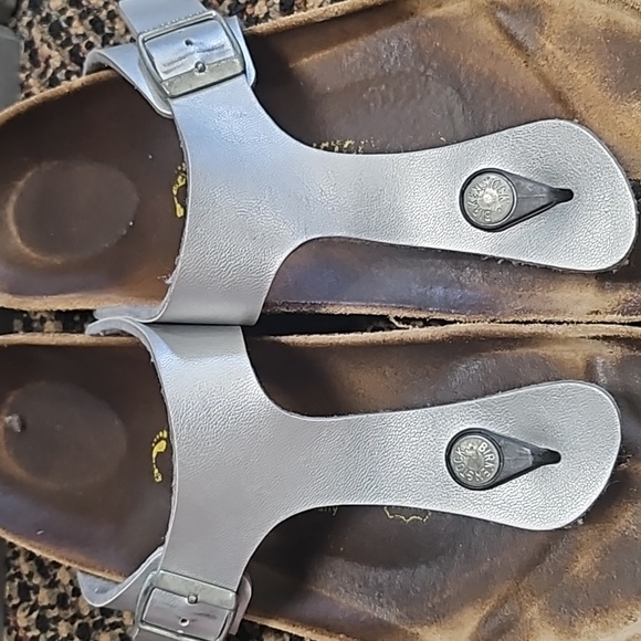 Birkenstock Gizeh Sandals, size 42. - Picture 10 of 10